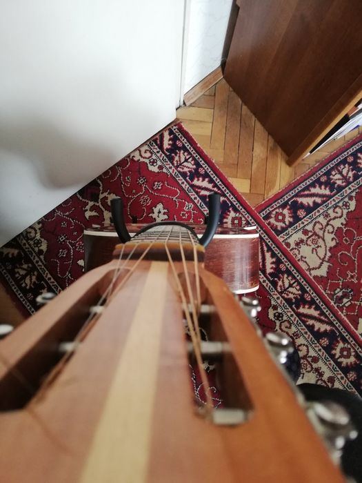 Уникална колекционерска българска китара Кремона