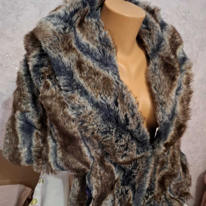 RARE Пончо/Пелерина от естествен косъм