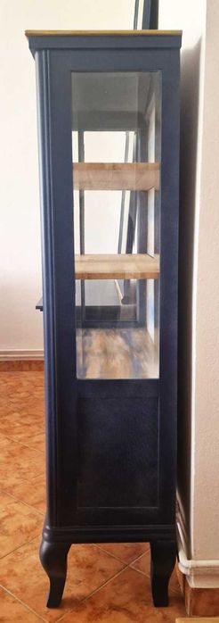 Set Vintage – Comodă, Oglindă și Vitrină cu Sticlă de Cristal