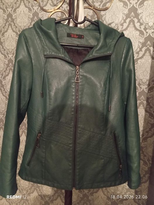 кожаная куртка с капюшоном, размер 50