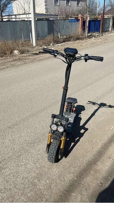 Продам электросамокат куга м 5 про