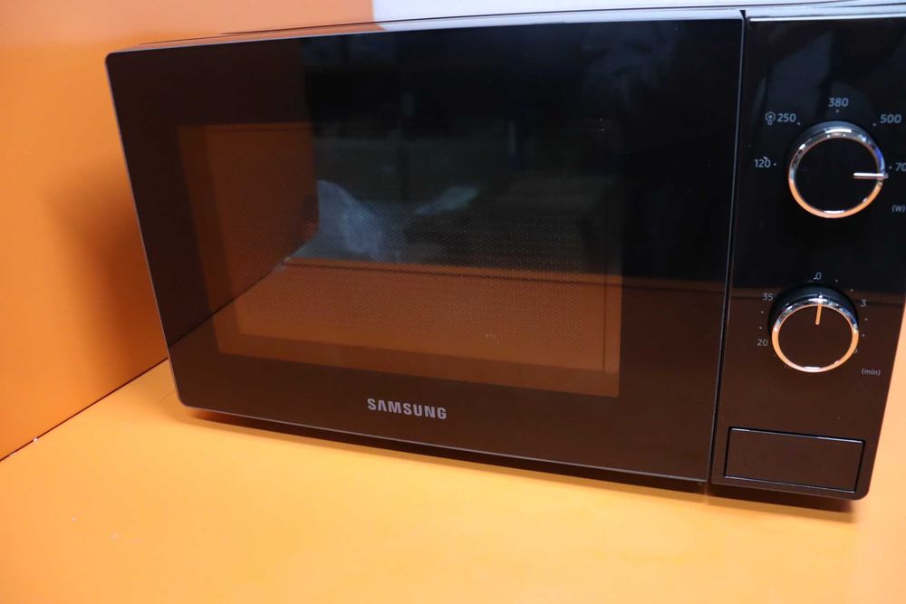 Микровълнова печка Samsung 20L стъклен дизайн, черна, лек транспортен ДЕФЕКТ