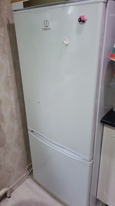 Продам холодильник