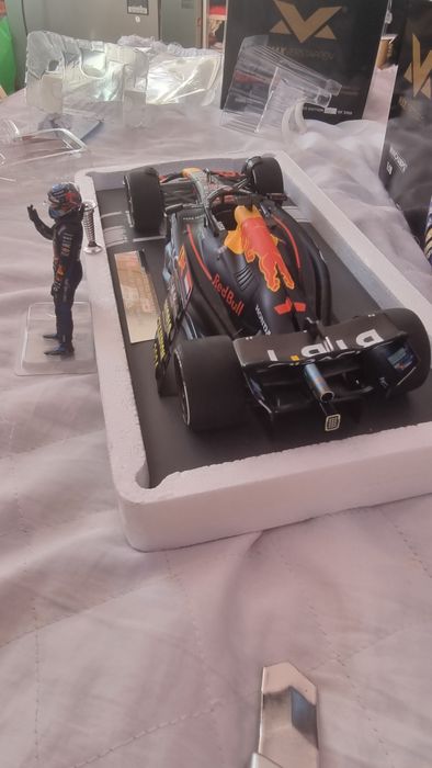Red bull rb20 Las Vegas Max Verstappen world champion 1:18 minichamps