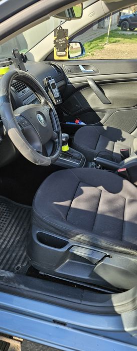 Vind urgent skoda octavia 2 din 2006cu akte în regula