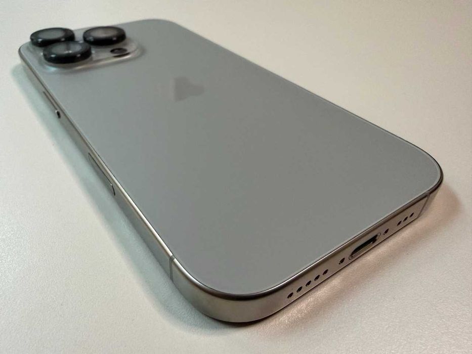  Apple / iPhone 16 Pro 128 Gb / Natural Titanium