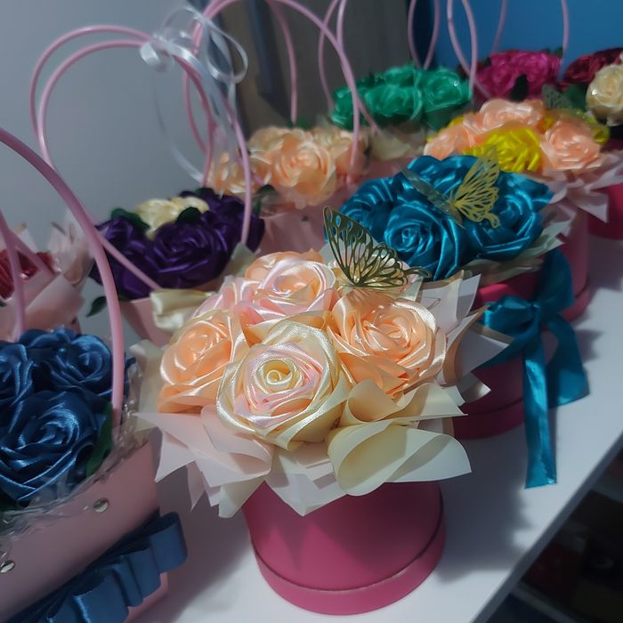 Атласные розы ручной работы