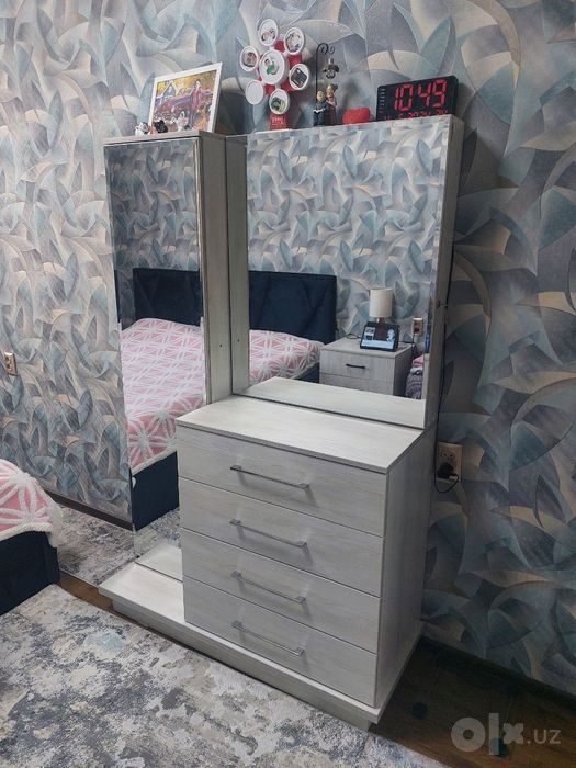 Мебель спальня кровать шкаф тумбы