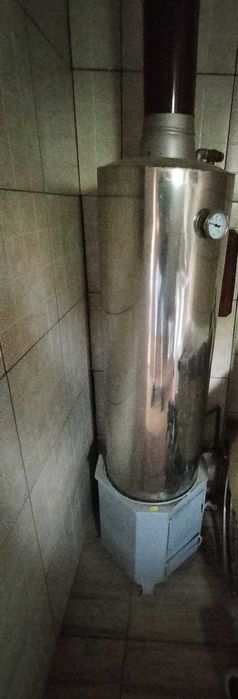 Vând boiler pe lemn