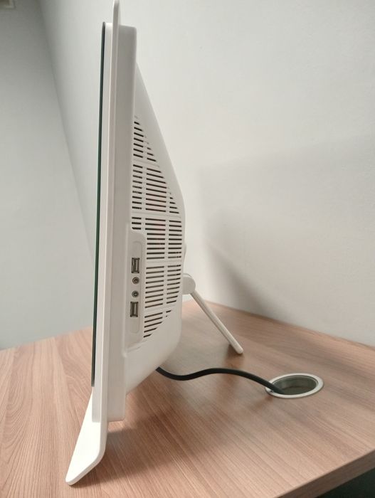 Белый моноблок Huntkey 21.5"