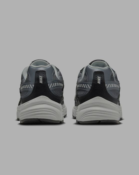 Nike обувки INITIATOR