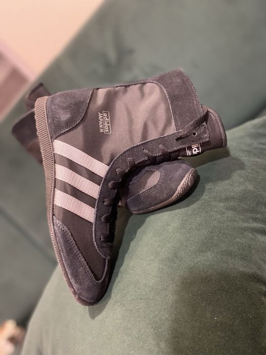 Чисто нови, оригинални кецове Адидас