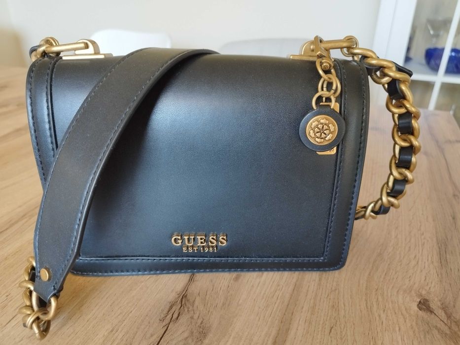 Дамска чанта Guess