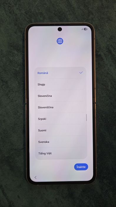 Samsung Galaxy Z Flip 6 – ca nou