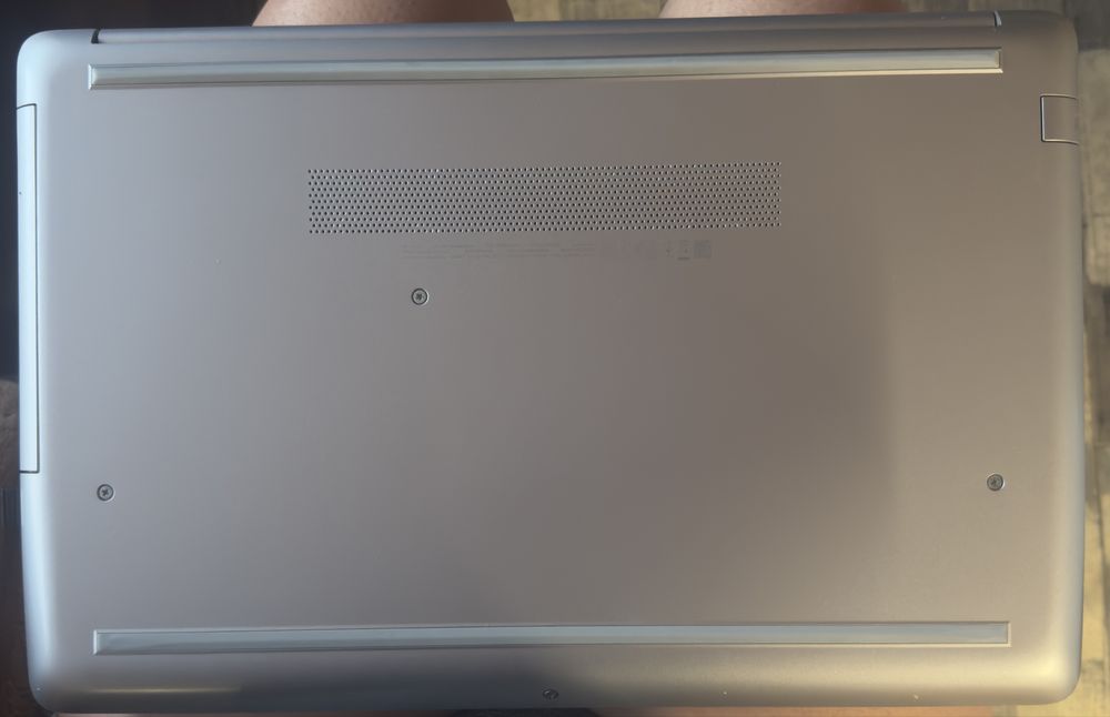 HP 250 G7 лаптоп / Отлично състояние / Идеален за работа и учене