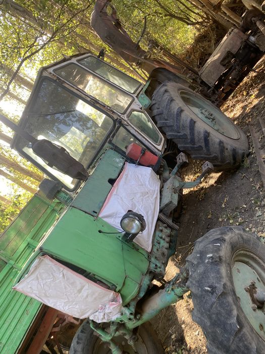 Продам трактор с телегами