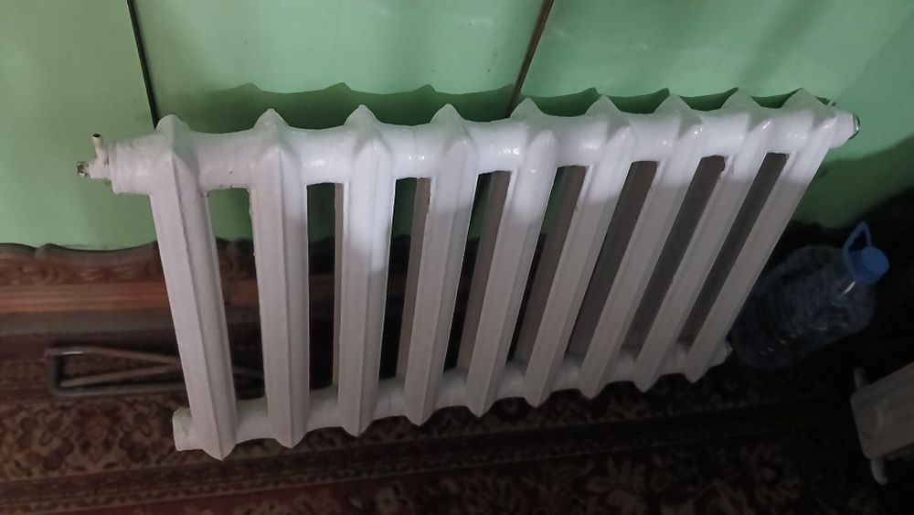Продам батарею чугунная