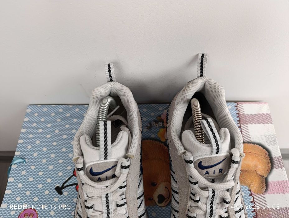 Nike Air Humara "оригинални маратонки 39 номер