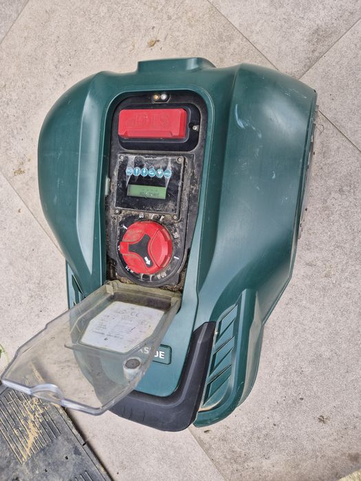 Robot tuns iarba parkside