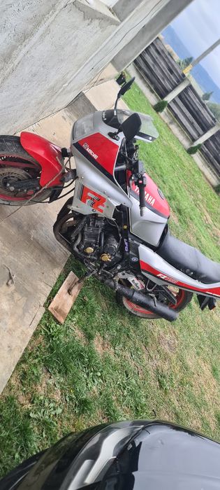Vând sau schimb yamaha fz750