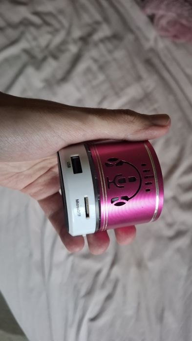 Boxa bluetooth și radio FM