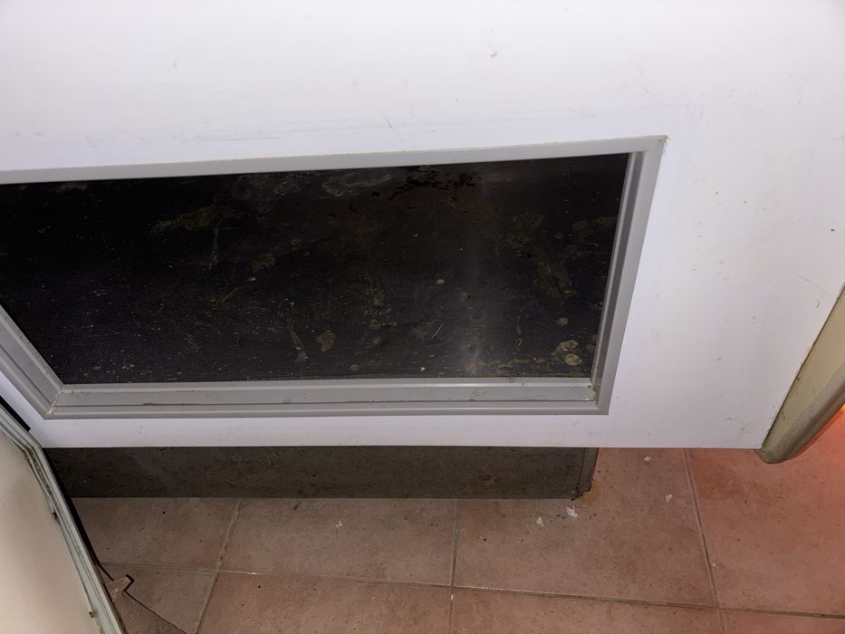 Vand vitrină de mezeluri