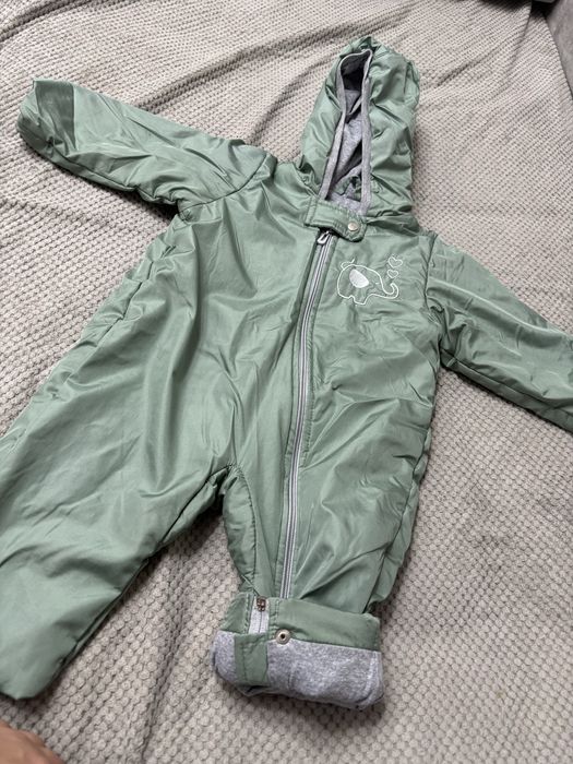 Комбинезон весна на  4-5-6 мес