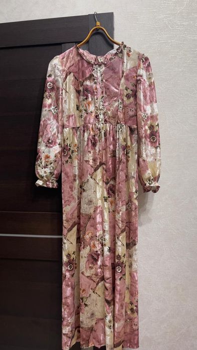 Продается разные женские платья