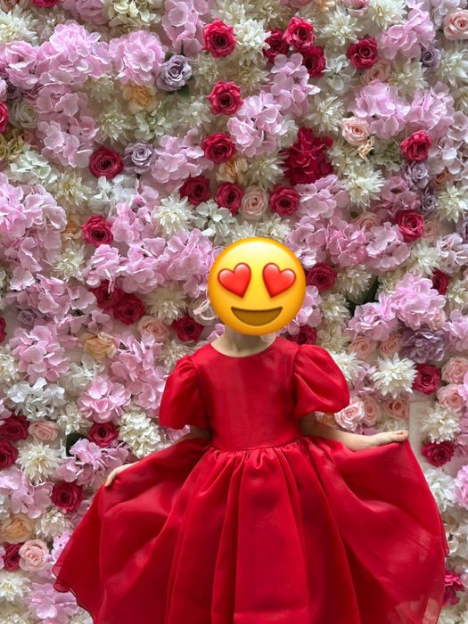 Продам платье 5-7 лет.