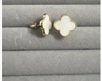 Бижутерия 1 стоит 400тг