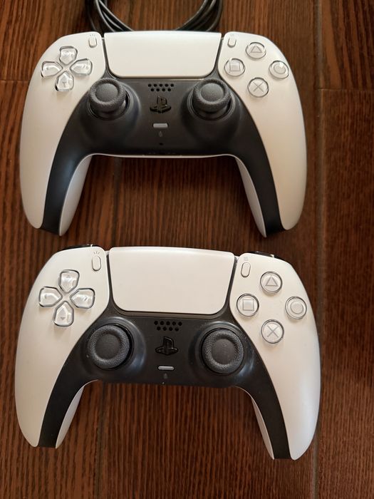 PlayStation 5 Digital Edition cu 2 controllere ! Folosit foarte rar .