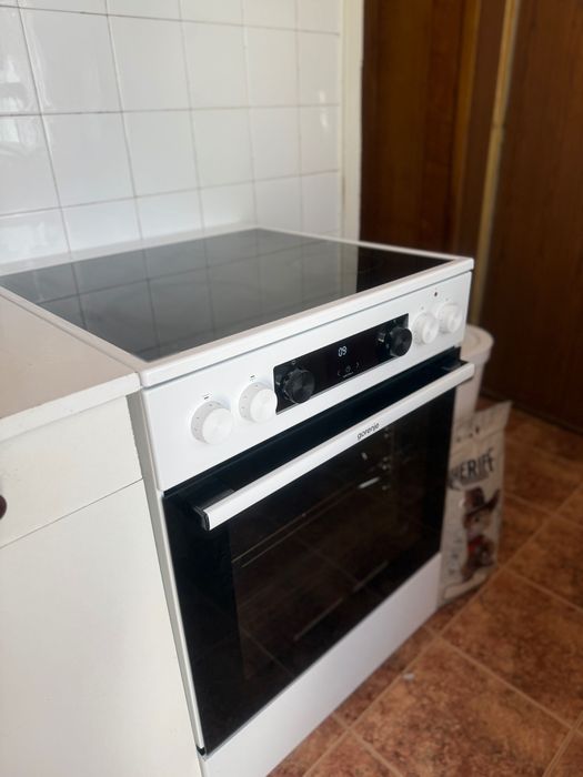 Готварска печка Gorenje GEC8C70WC