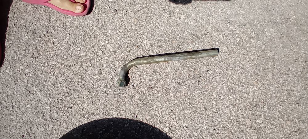 Резервна гума( патерица) - Michelin за Фолцваген Поло и подарък крик.