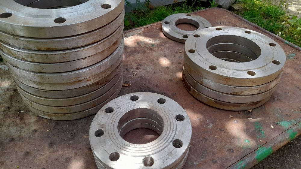 Стоманени фланци