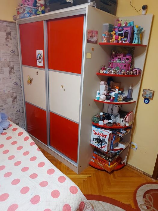 Biblioteca si elemente cameră tineret