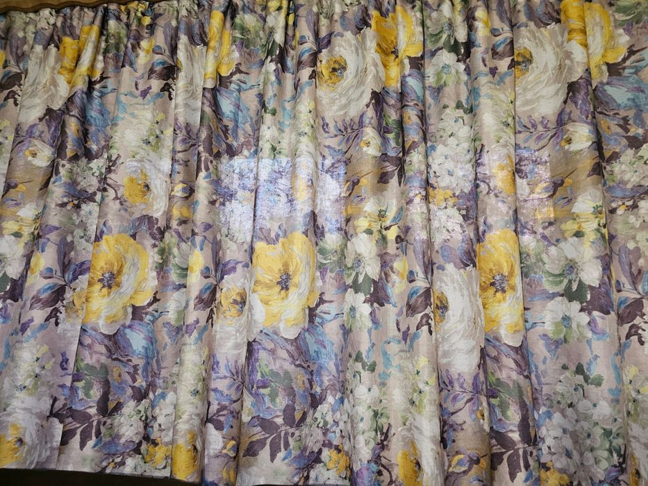 Продам шторы в отличном состоянии