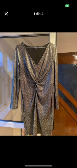 Rochie auriu cu negru