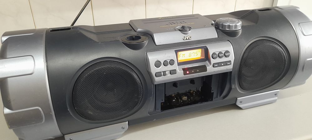 JVC Power Woofer CD System RV-B99