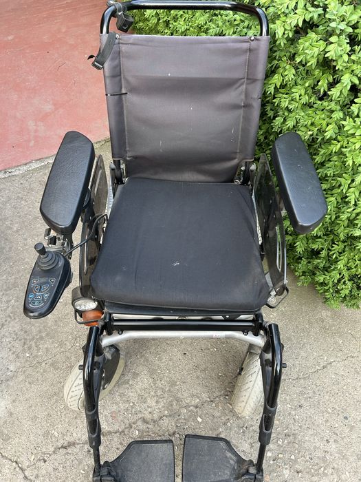 Carut electric pentru varstnici sau persoane cu mobilitate redusa