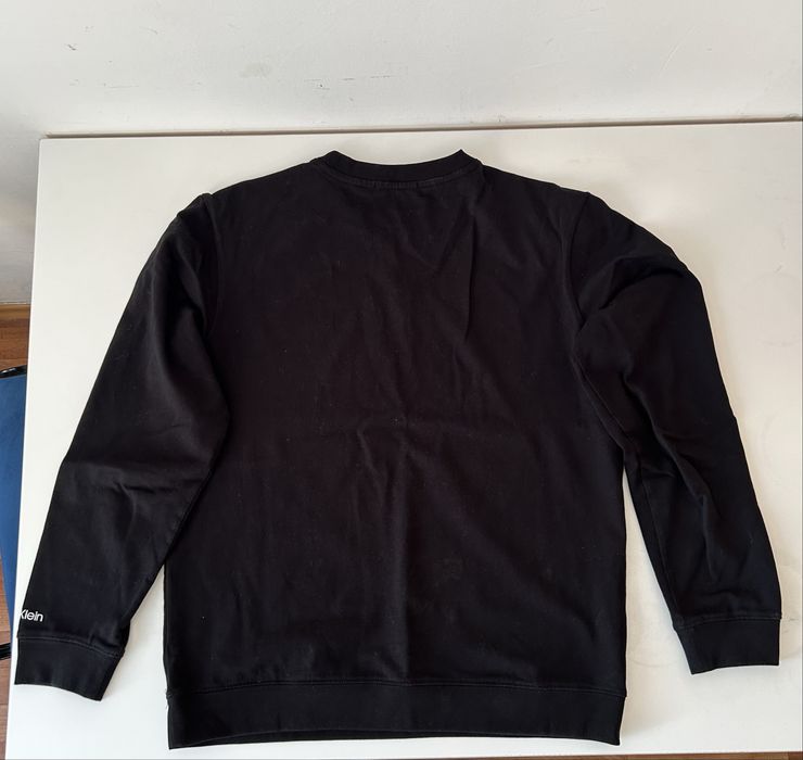 черная кофта calvin klein