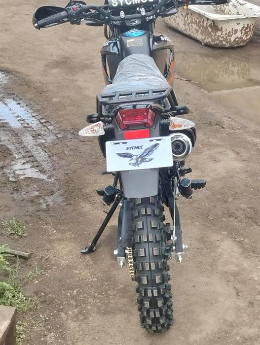 Мотоцикл эндуро 200 куб