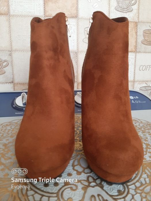 Продам  ботильоны 40 размер