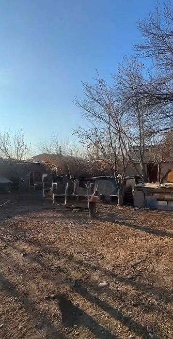 Yer narxida uy sotiladi srochno 13,36 sotix Dormon