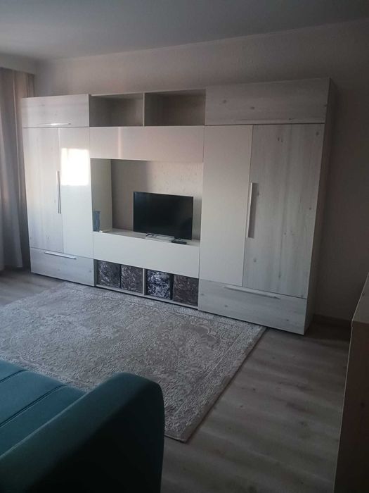 Închiriez apartament doua camere stradal