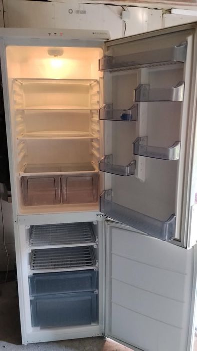 Продам холодильник
