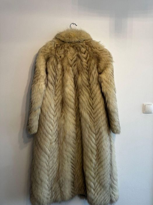 Blana de dama eleganta in stare buna