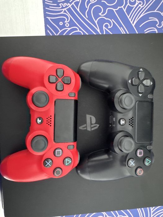 Ps4 продам 2 джостика 3 диска