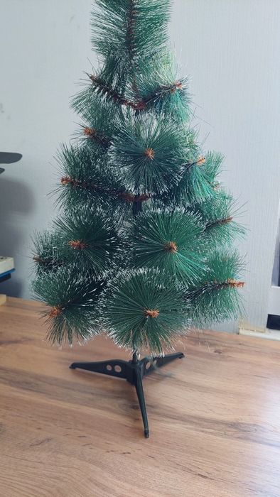 Ёлка не большая настольная