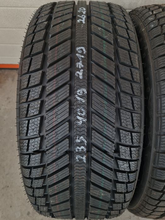 Зимни гуми 4 броя SYRON Everest1 235 40 R19