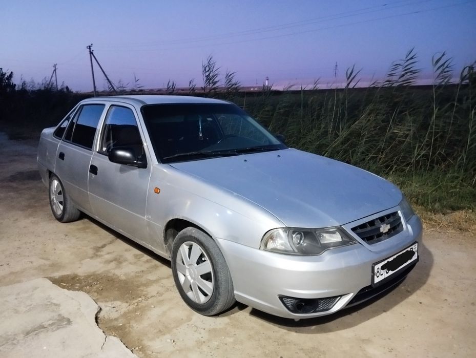 Nexia 2 1.6 sotiladi
